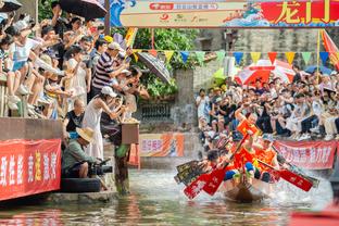 巴雷特：下半场球队调整得不错 但我们开局必须打得更好